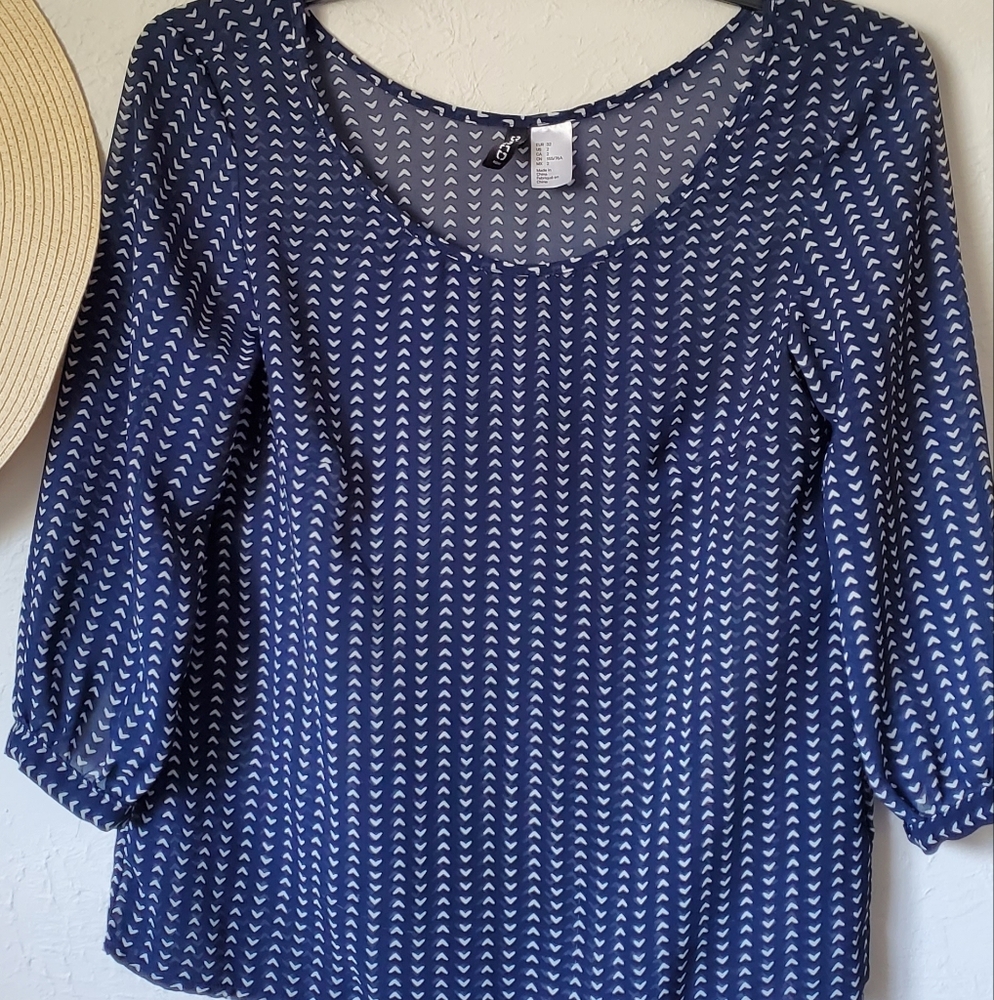 H&M divided Navy Top